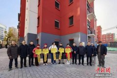 北京丰台首个危旧楼原拆原建项目交付 百余户居民老地方搬新居